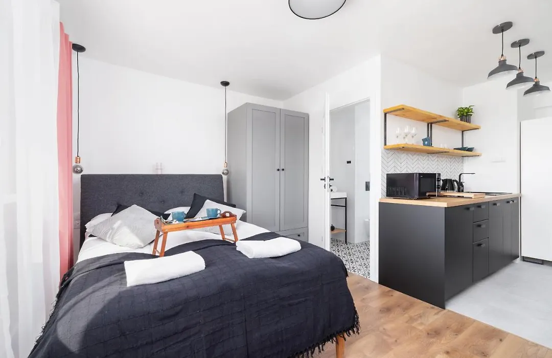 Apartments Kraków Czarnowiejska by Renters-1